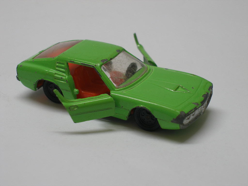 Alfa Romeo Montreal