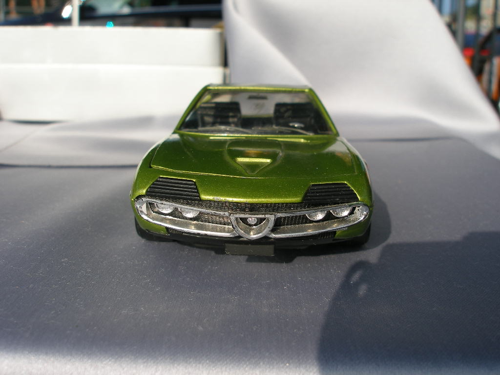 Alfa Romeo Montreal