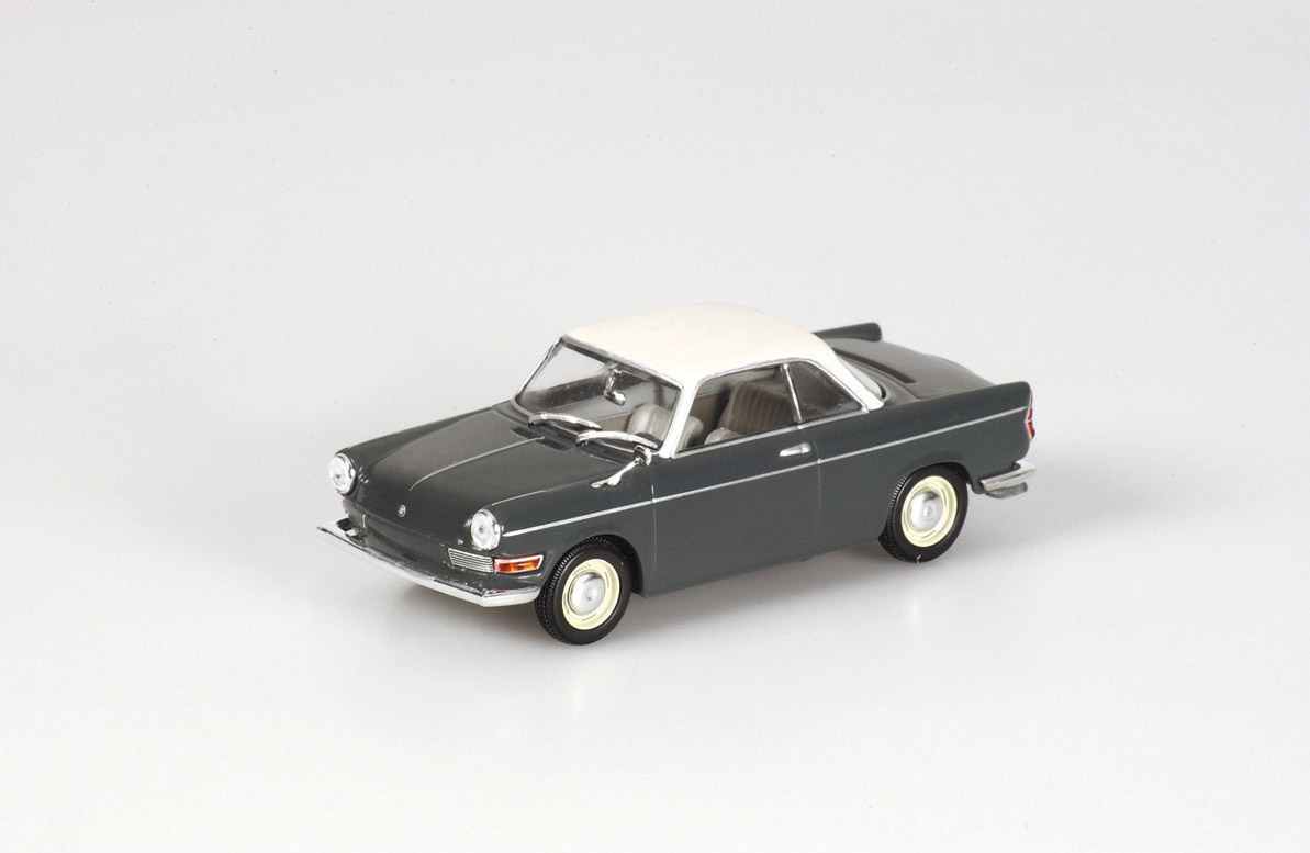 BMW 700