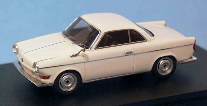BMW 700